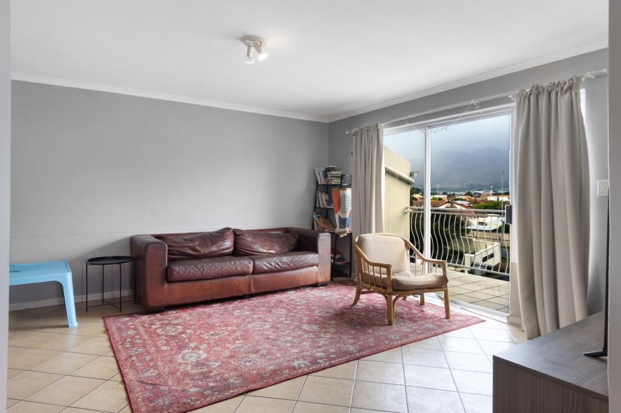 2 Bedroom Property for Sale in Whispering Pines Western Cape